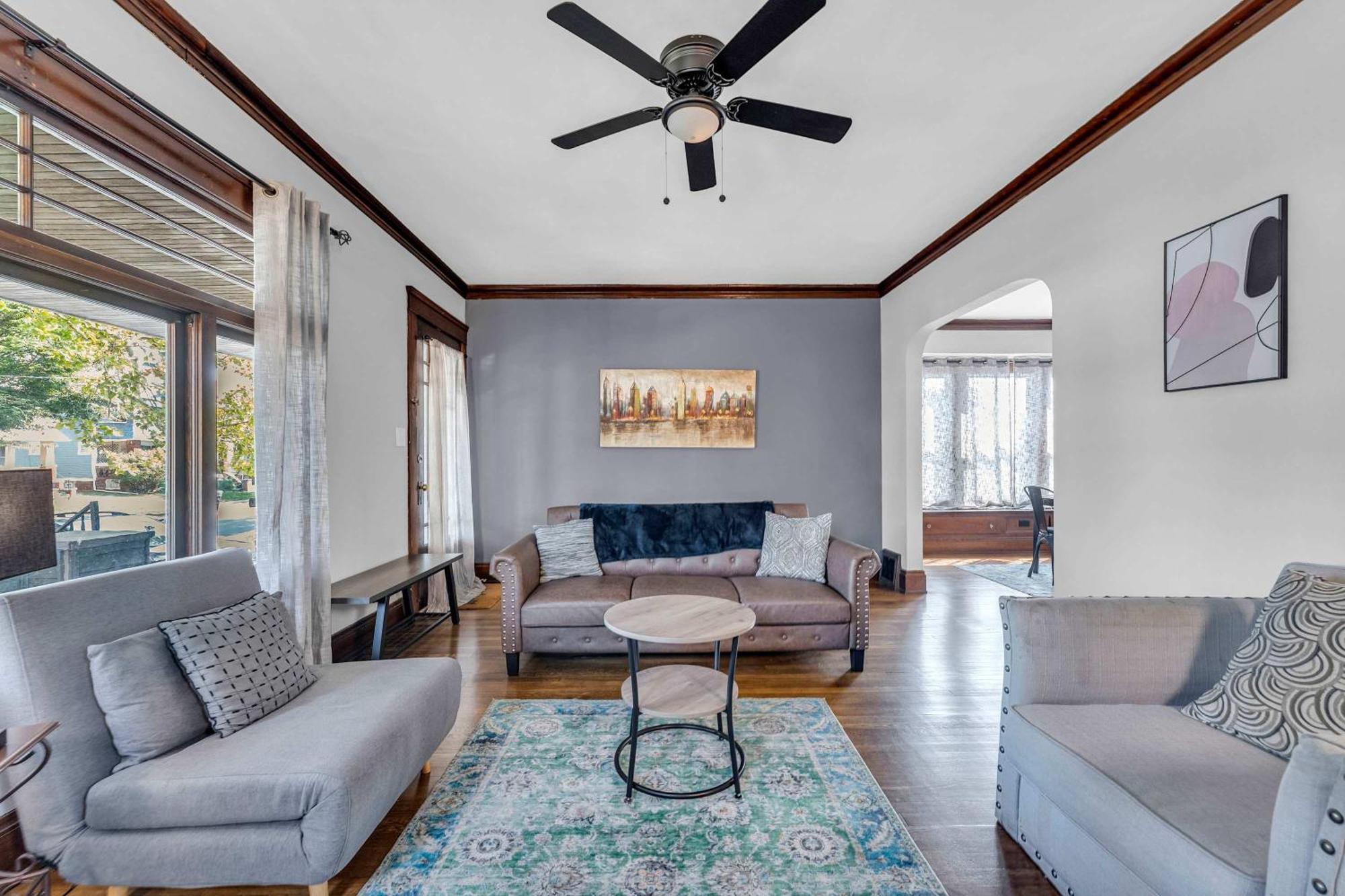 Beautifully Remodeled Duplex Apt In West Blvd كليفلاند المظهر الخارجي الصورة
